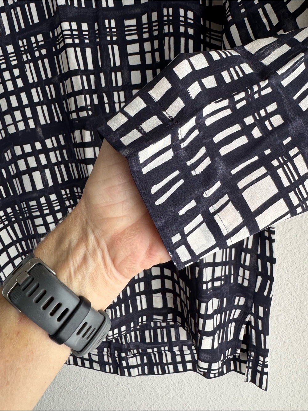 βοΈ MADEWELL Mulberry Silk Geometric Top - Picture 6 of 13